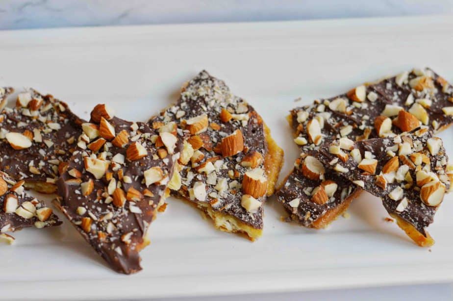 platter of soda cracker toffee pieces
