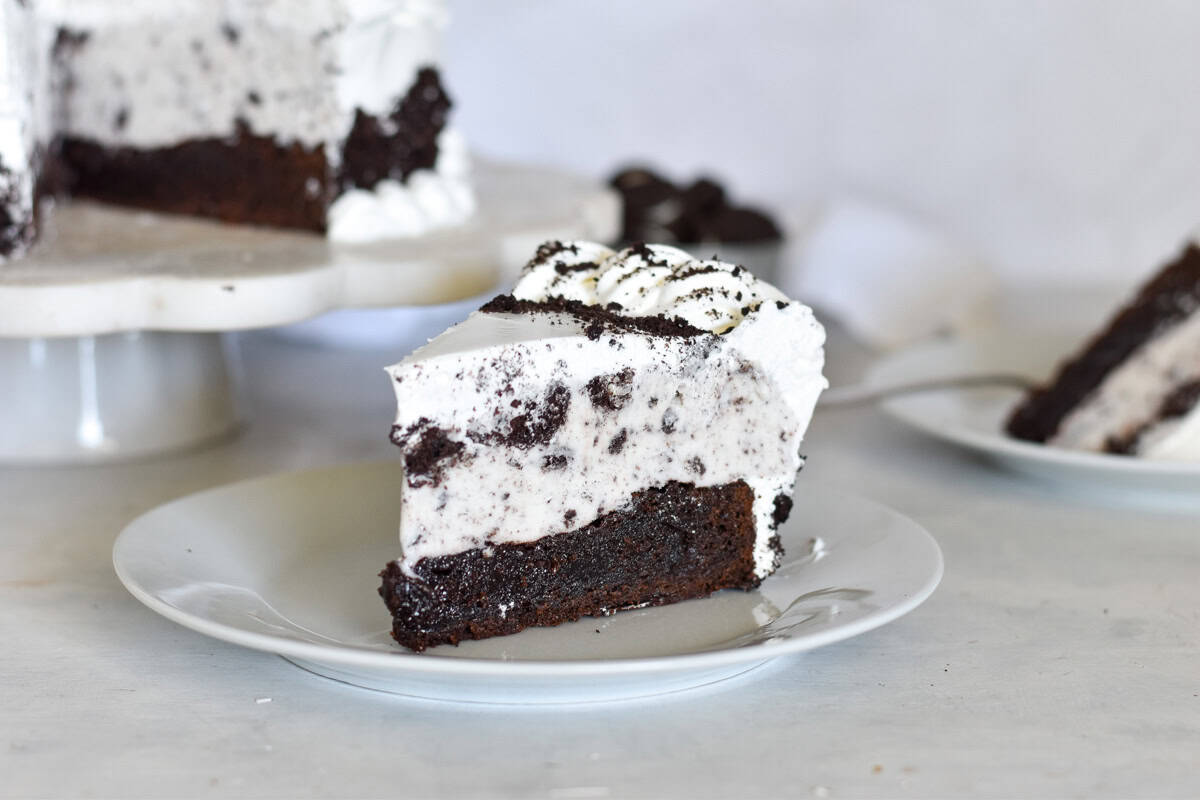 slice of cake on plate.