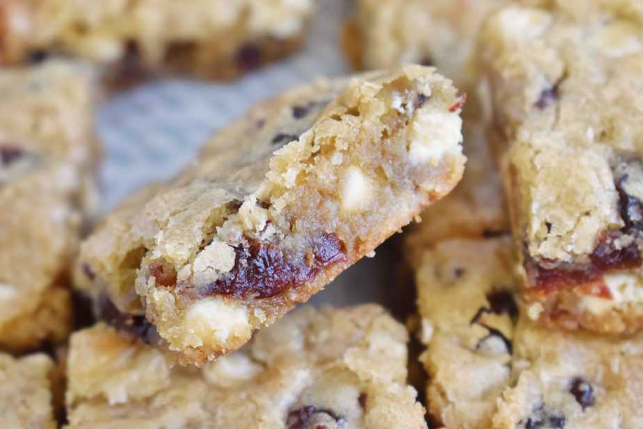 blondie propped on other blondies in pan